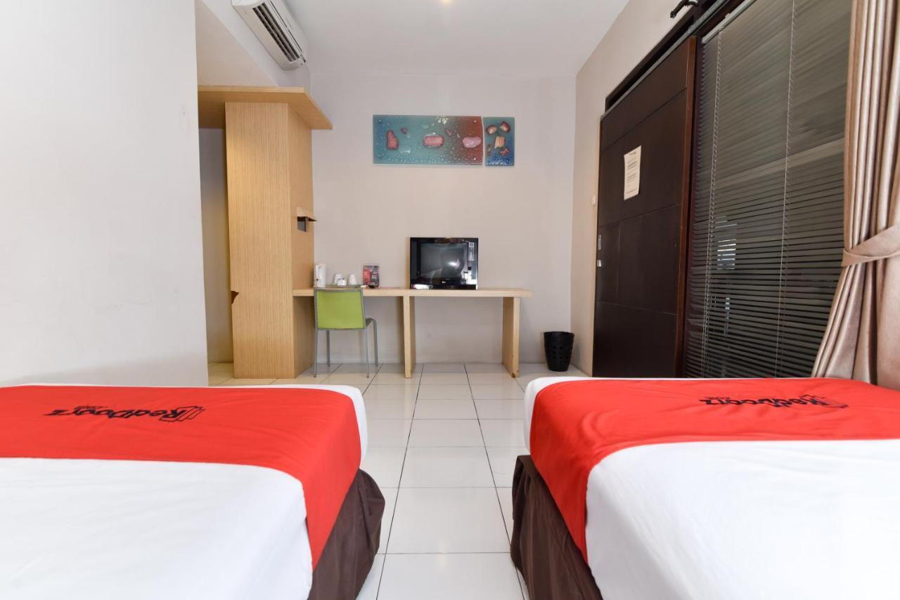 Reddoorz Plus @ Raya Legian Εξωτερικό φωτογραφία