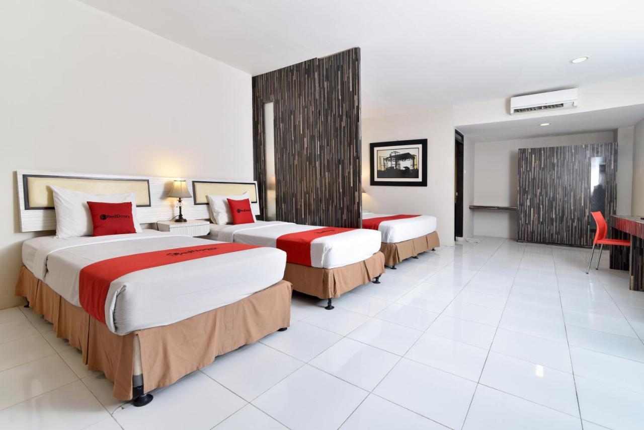 Reddoorz Plus @ Raya Legian Εξωτερικό φωτογραφία